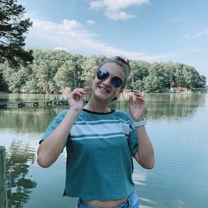 Meet your Posher, Leana